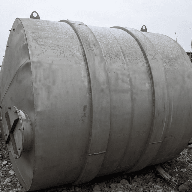 Емкость нержавеющая, объем 14 куб.м.