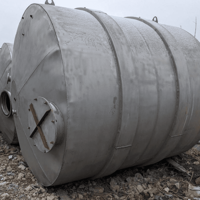 Емкость нержавеющая, объем 14 куб.м.