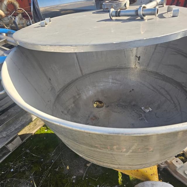 Дежи для тестомеса объемом 330л  инв.9842, инв.9840