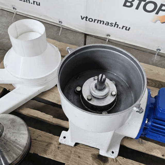 Сепаратор сливкоотделитель Ж5-ОСБ-1000 инв.13283