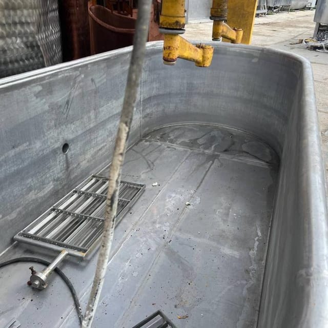 Ванна сырная Д7-ОСА 2500л с лирами инв.12712