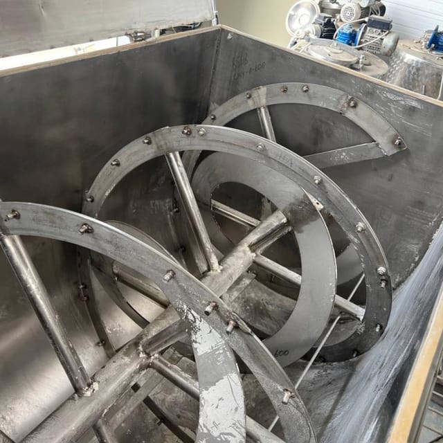 Смеситель 600л инв.12793