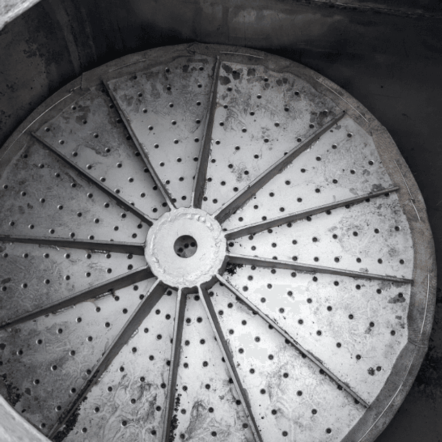 Угольная колонна (насыпной фильтр), объем 1,6 куб.м