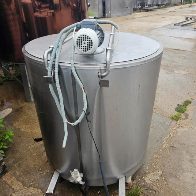 Емкость 500л. с мешалкой инв.12994