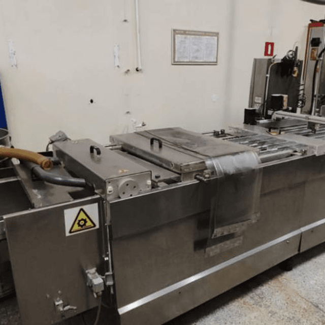 CFS Термоформующая машина