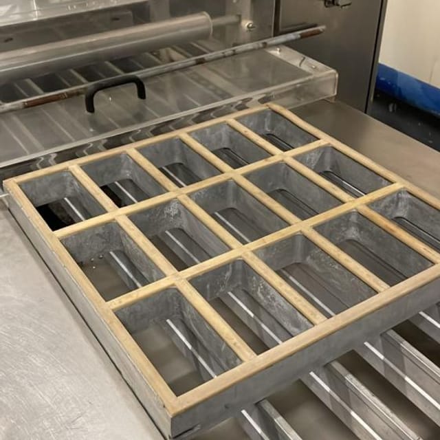 CFS Термоформующая машина