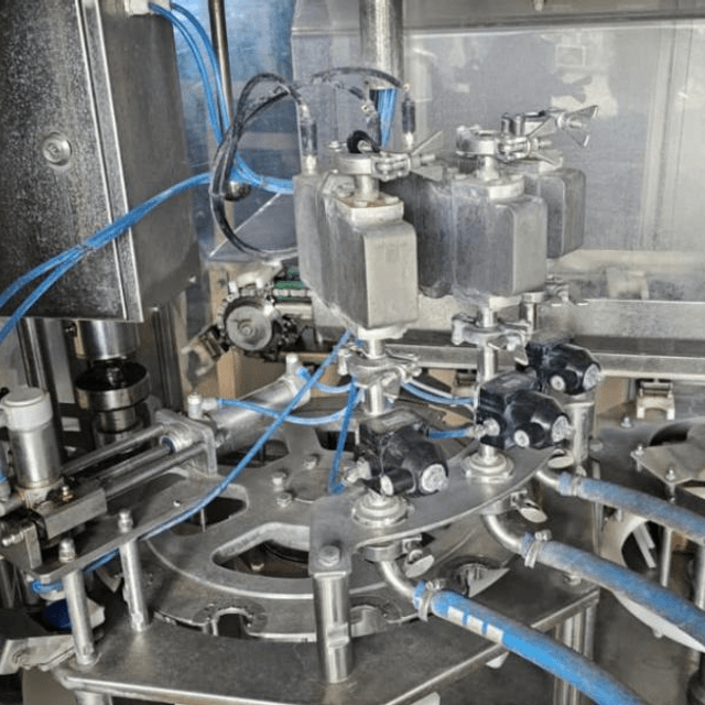 Розлив молока в ПЭТ AVIS инв.11689