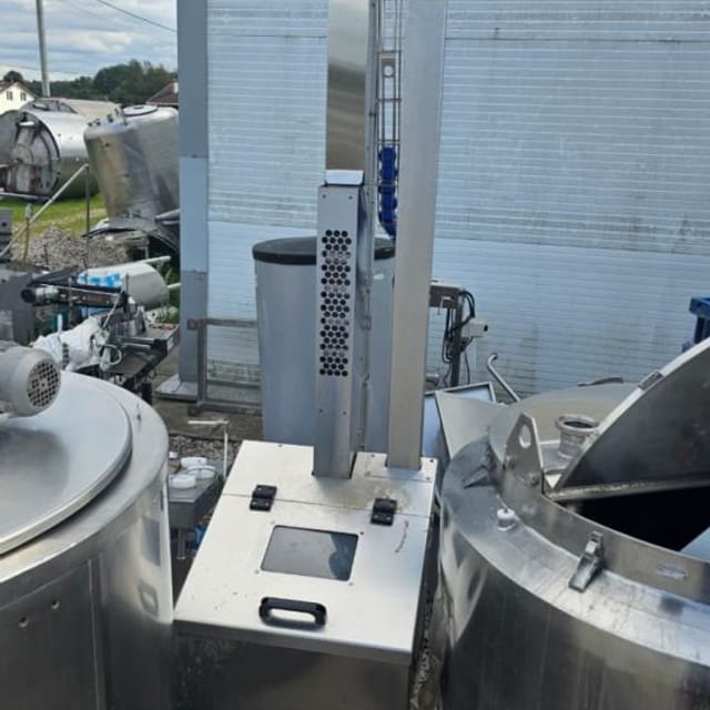 Розлив молока в ПЭТ AVIS инв.11689