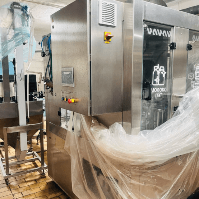 Автомат розлива в ПЭТ AVIS новый