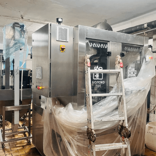 Автомат розлива в ПЭТ AVIS новый