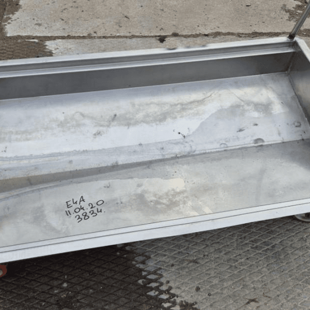 Рама-тележка для колбасных изделий и туш.