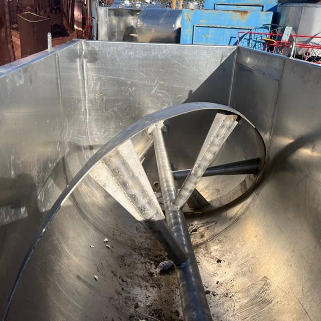 Ванна со шнеком 2000л инв.13005