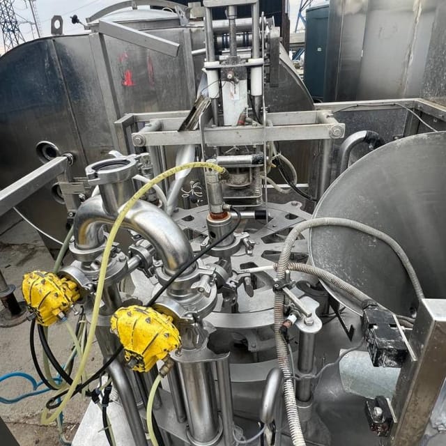 Автомат розлива молока ПАКЛАЙН в ПЭТ 1,5т/час инв.13021