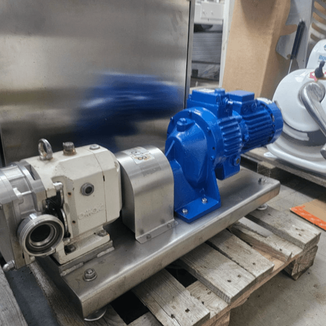 Насос  инв.11628