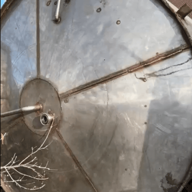 Емкости нержавеющие, объем 12 куб.м.