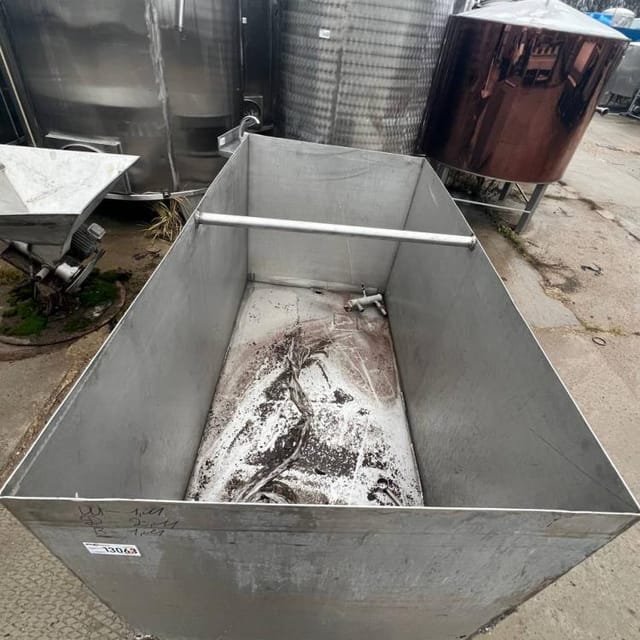 Ванна 2000л инв.13063