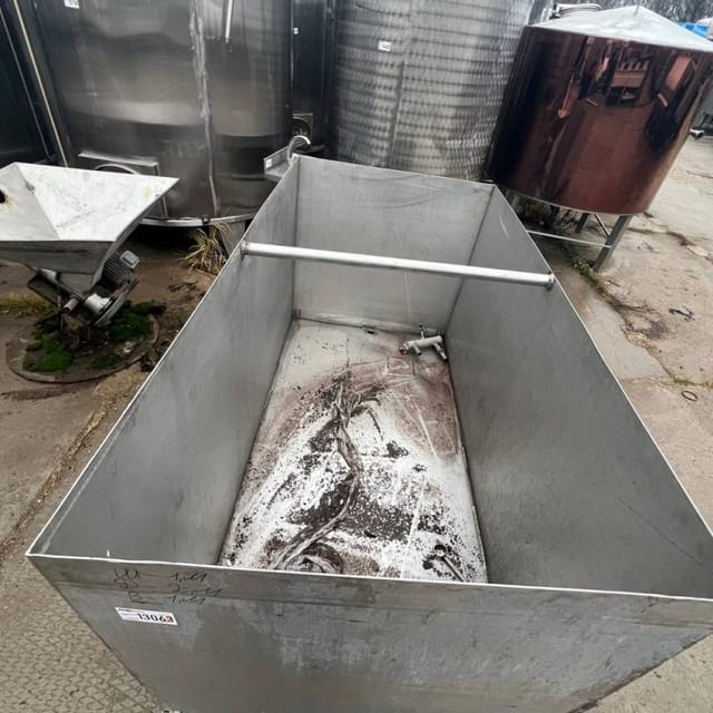 Ванна 2000л инв.13063