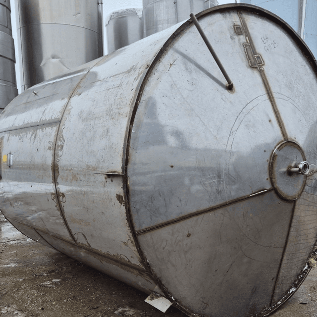 Емкости нержавеющие, объем 12 куб.м.