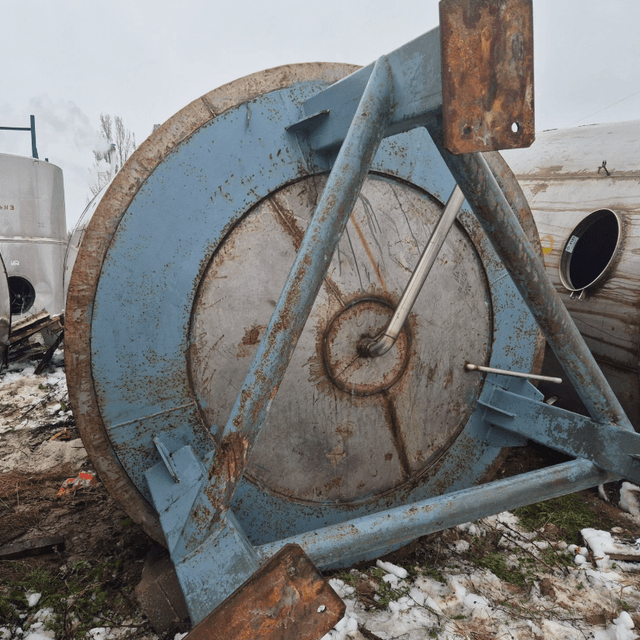 Емкости нержавеющие, объем 12 куб.м.