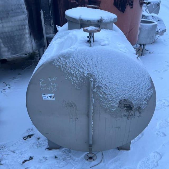 Емкость 800л горизонтальная одностенка инв.13913