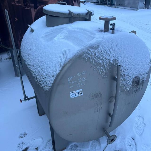 Емкость 800л горизонтальная одностенка инв.13913