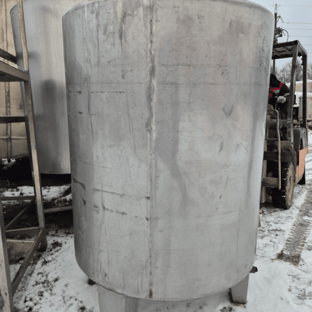 Емкости нержавеющие 1 куб.м е.4342