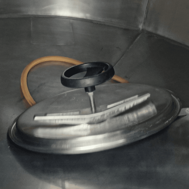 Емкости нержавеющие 1 куб.м е.4324