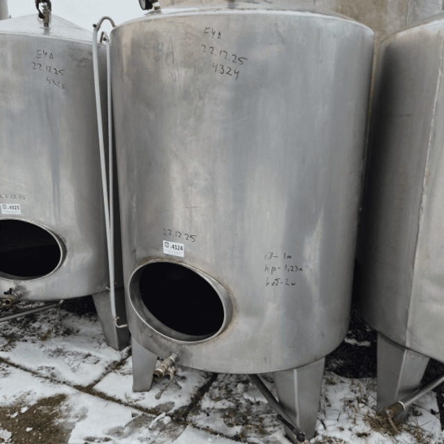 Емкости нержавеющие 1 куб.м е.4324
