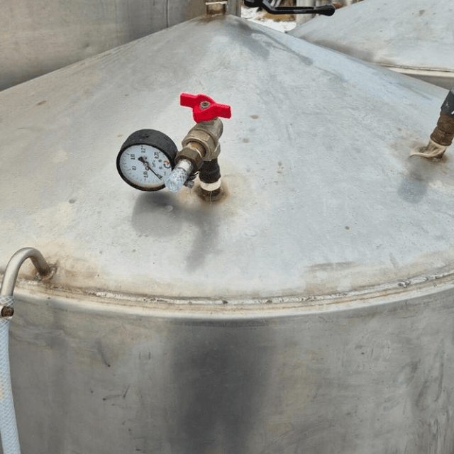 Емкости нержавеющие 1 куб.м е.4324