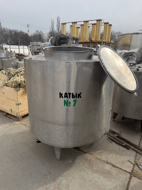 Емкость с рубашкой 1 куб инв.13860