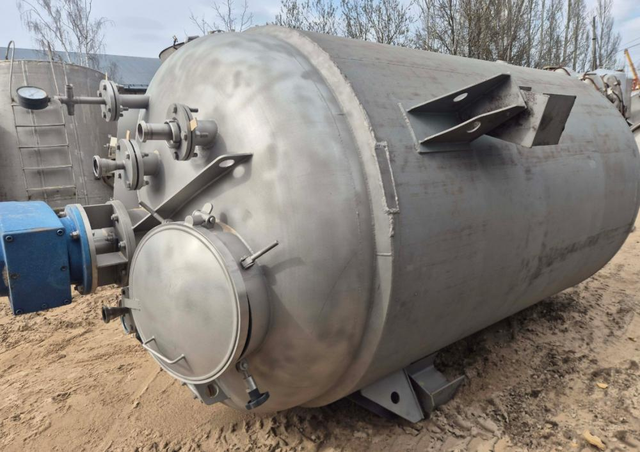 Реактор нержавеющий, объем 6 куб.м е.4649