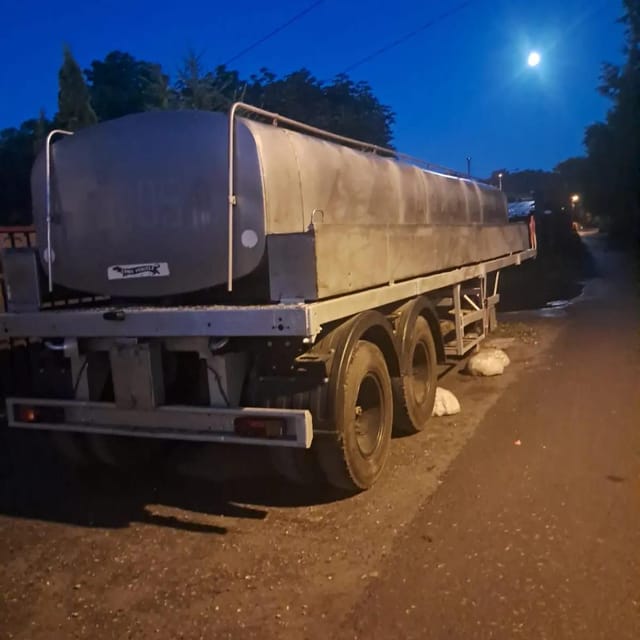 Полуприцеп молоковоза 12 кубов, три секции