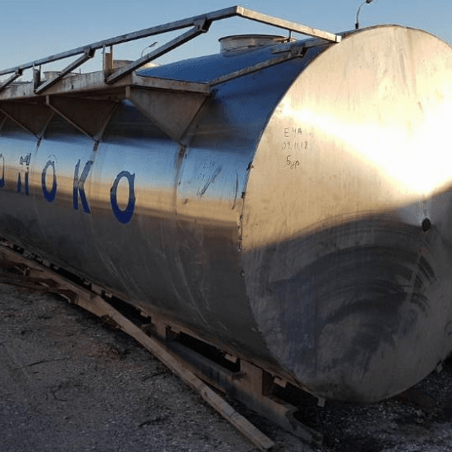 Емкость 12 куб.м.  с термоизоляцией.