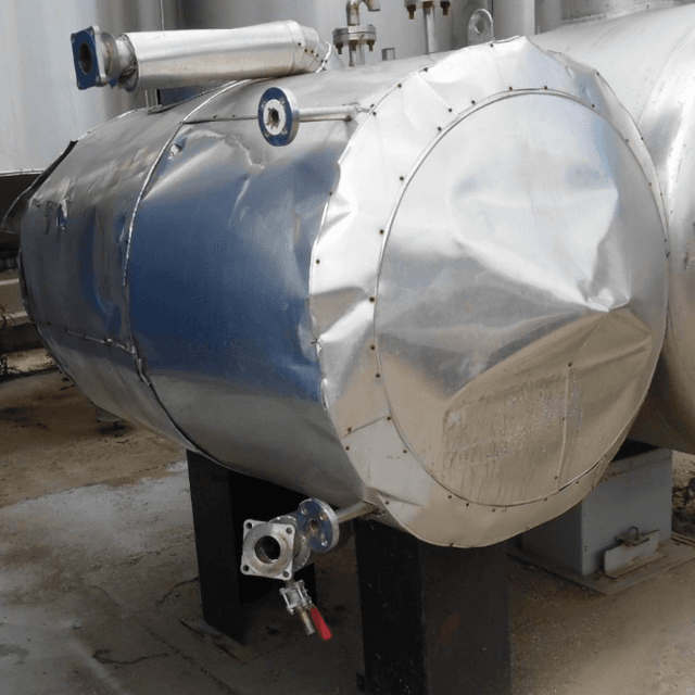 Емкость 1,2 куб.м. горизонтальная. Толщина стенки 3мм.