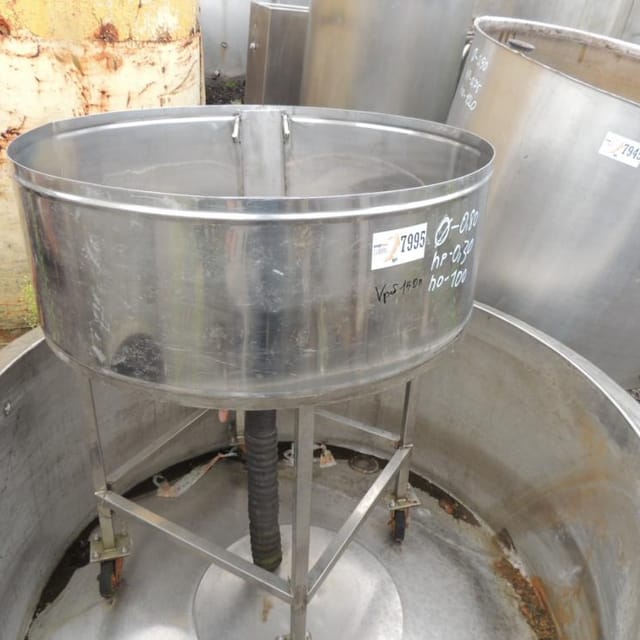 Емкость 150л высота общая  1м. инв.7995