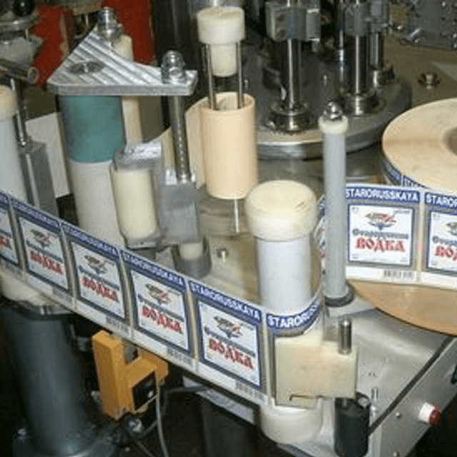 Аппликатор на стеклянные и пластиковые бутылки