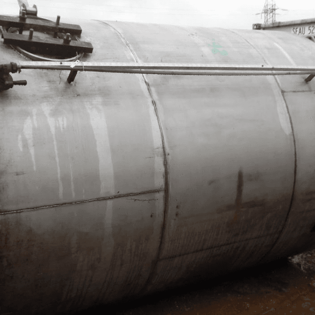 Емкость 8 куб.м.  плоское дно.