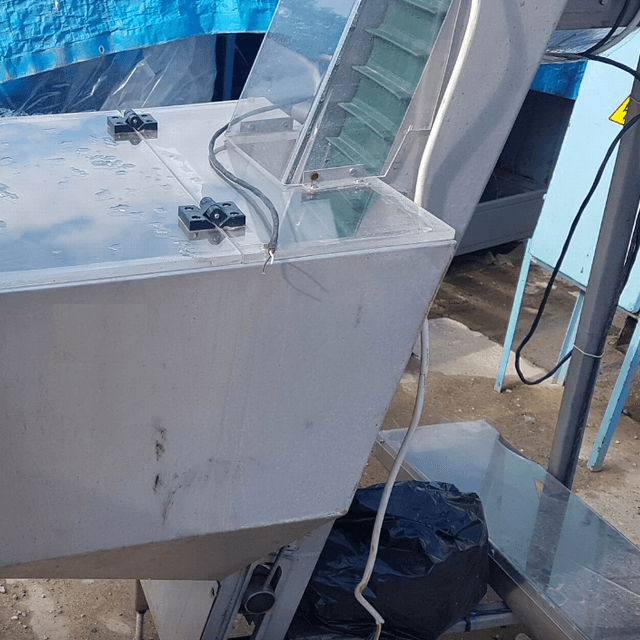 Элеватор подачи пробки пробки в бункер ориентатора, высота подъема 3 метра