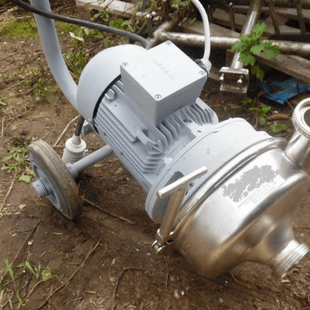 Насос центробежный, производительность 10 куб/ч е.976