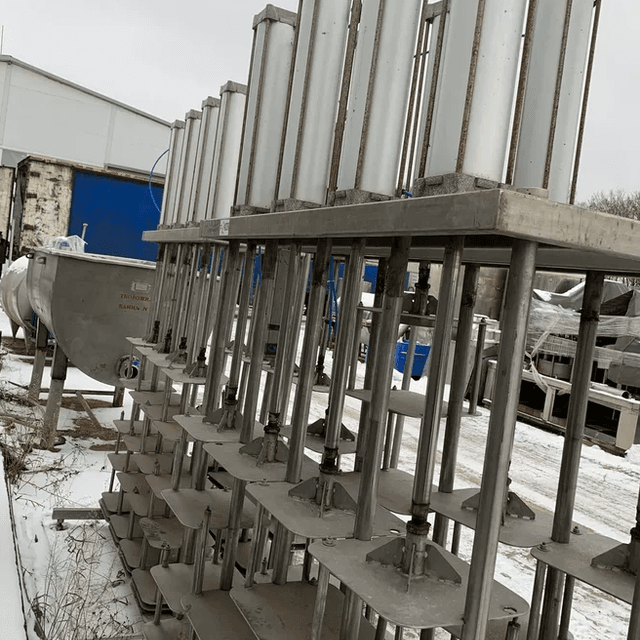 Пресс сырный Е8-ОПГ 24 головки площадки из нерж инв.9803