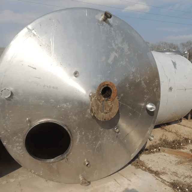 Емкость 10 куб.м. утепленная с рубашкой