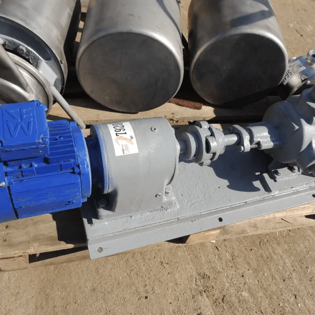 Насос шестеренчатый 10 м3 инв.7920