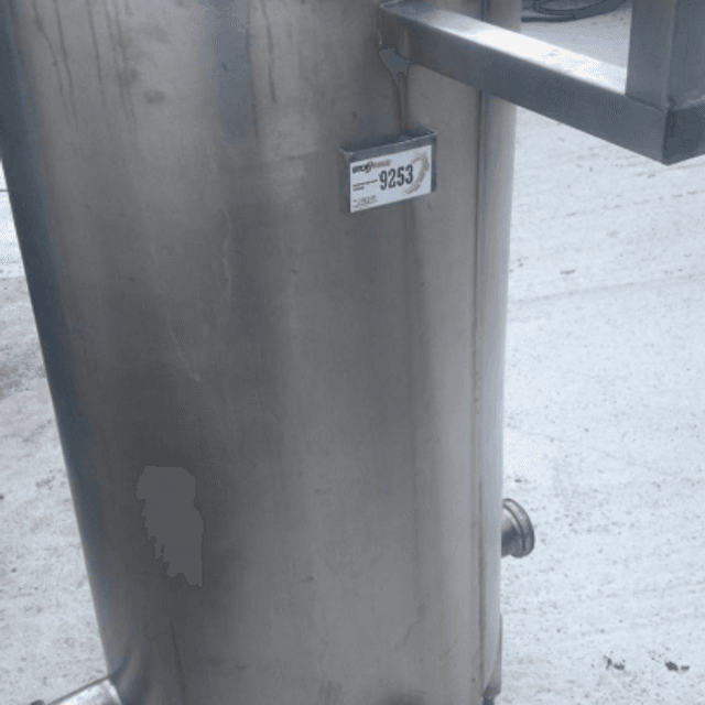 Емкость 300л инв.9253