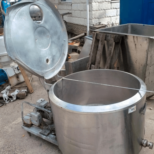 Емкость 600 л инв.9676