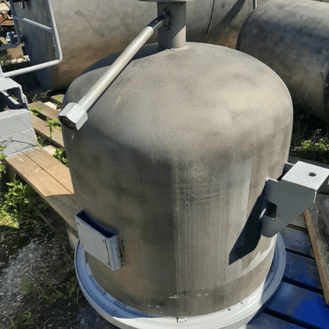 Емкость объемом 80 л