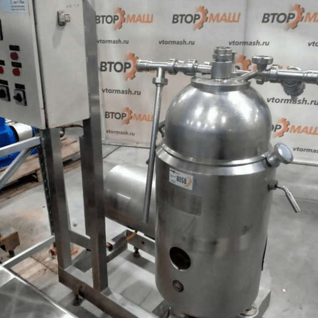 Сепаратор-сливкоотделитель без автоматической выгрузки осадка Италия 1куб/час инв.8058
