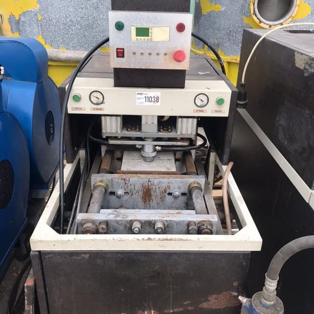 Полуавтомат выдува ПЭТ со станцией разогрева инв.11038