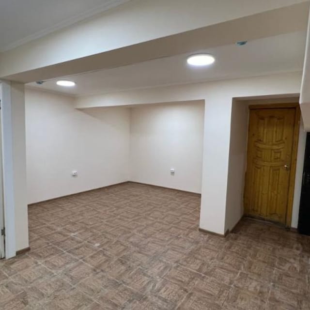 Помещение свободного назначения 35 м2 на  Дербеневке.