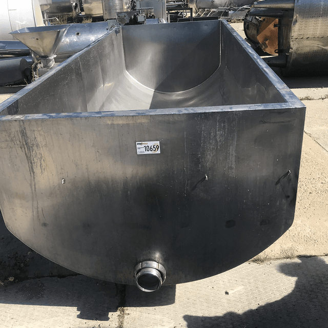 Ванна 2500л новая инв.10659