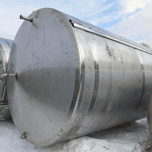 Емкость 15куб.м с боковым люком е.1817